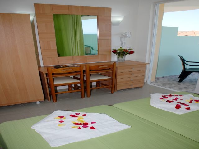 Hotel Admiral De Luxe Argassi Esterno foto