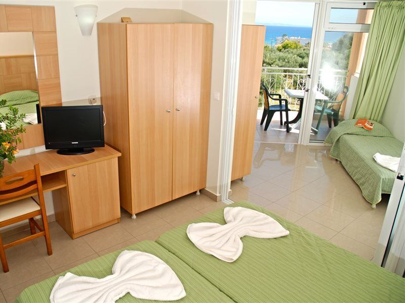Hotel Admiral De Luxe Argassi Esterno foto